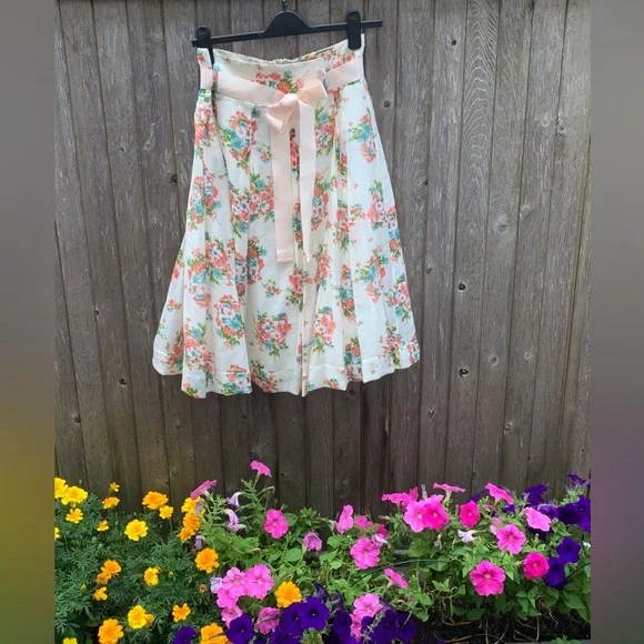 Delicate Flared Skirt - Picture 8 of 16